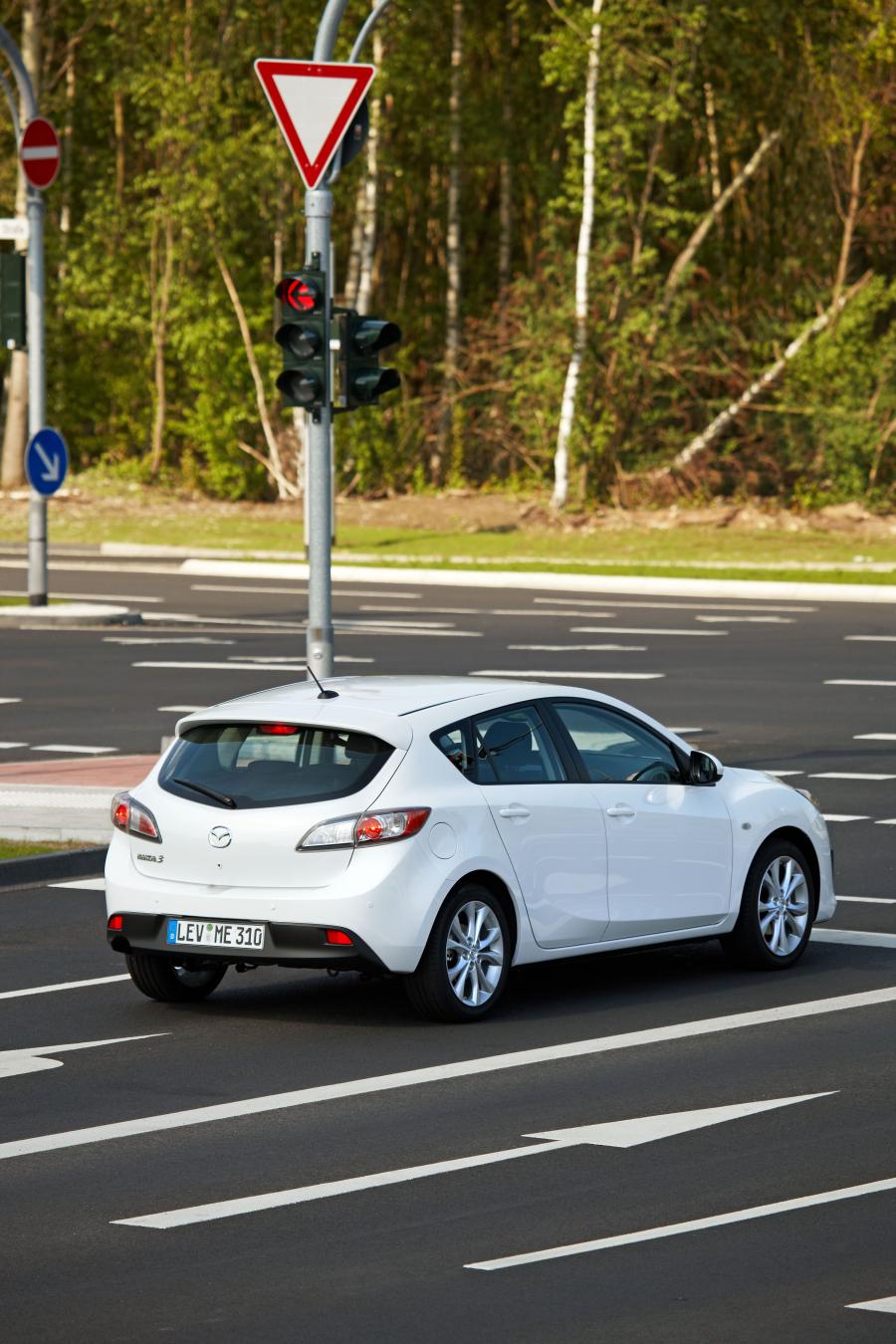  Mazda3 i-stop 2009 года  (фото 37 из 47)